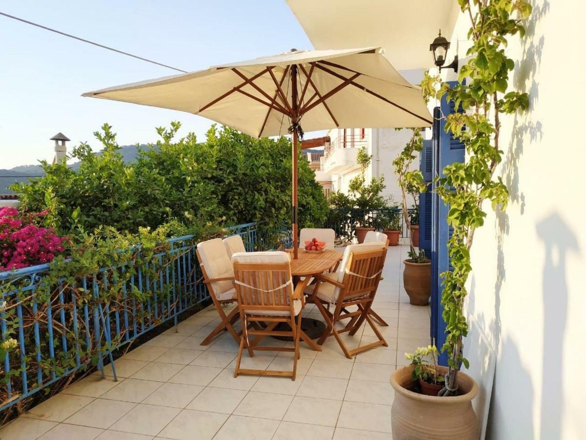 Aquarella-Stylish Veranda Apartment In Centre Of Poros Town Esterno foto
